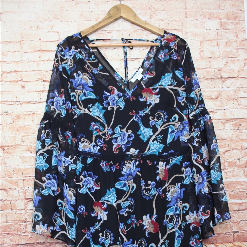 WHBM | Bell Sleeve Floral Printed Dress - Picture 4 of 10